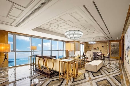 Cots/infant beds. Suining Dongxu Soluxe International Grand Hotel