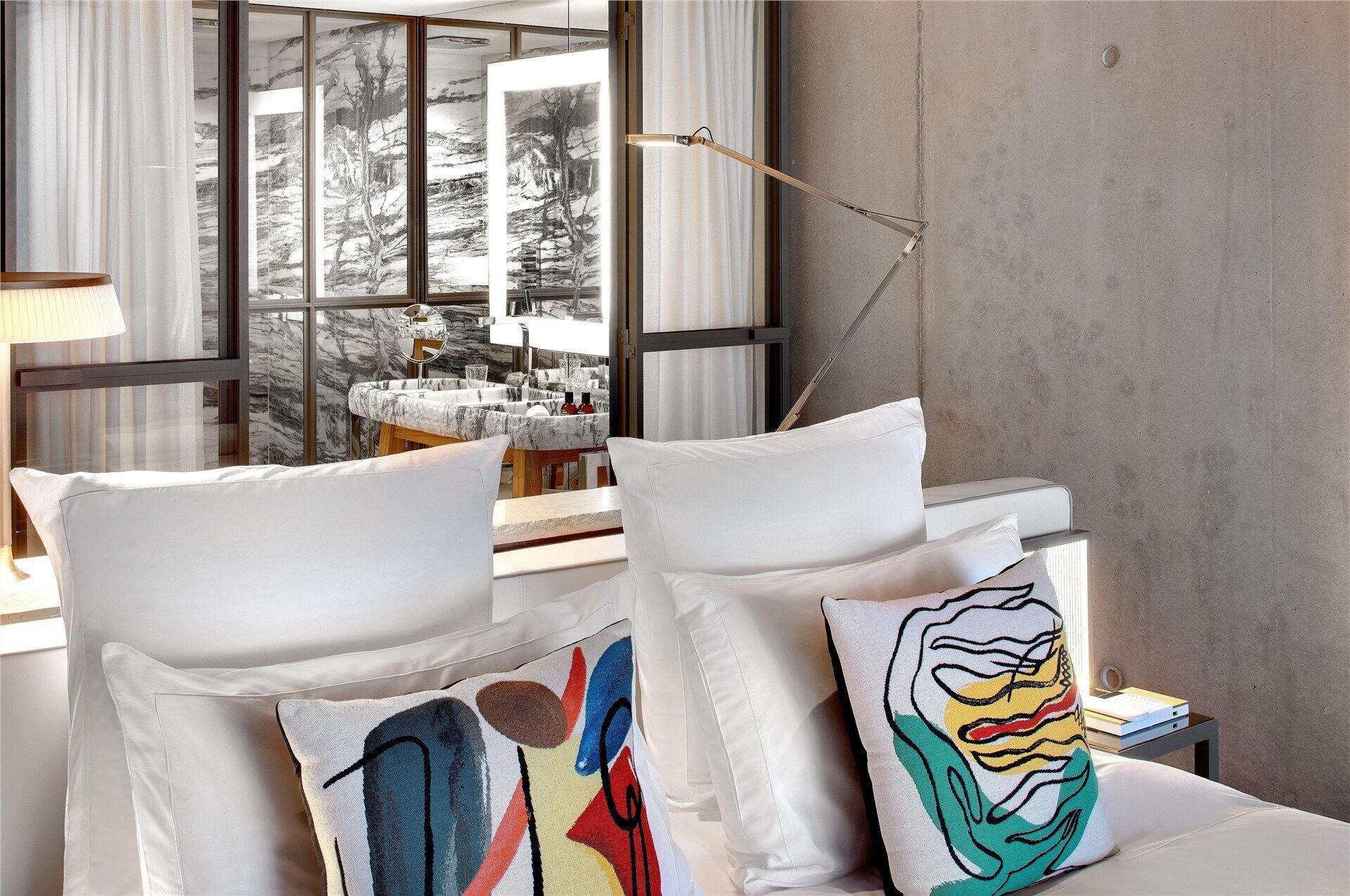 Premium bedding, in-room safe, individually decorated