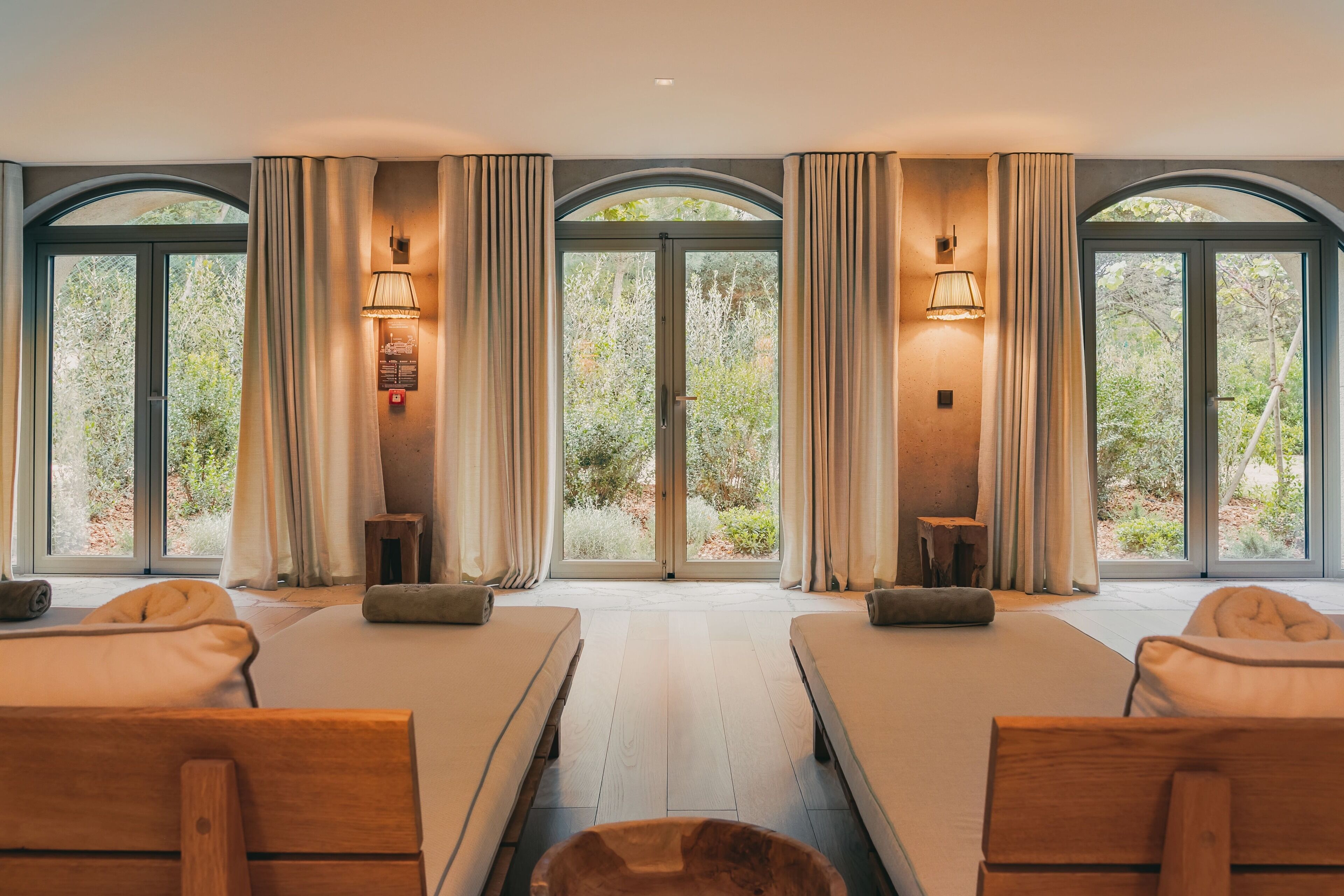 sauna, steam room, turkish bath/hammam, body treatments