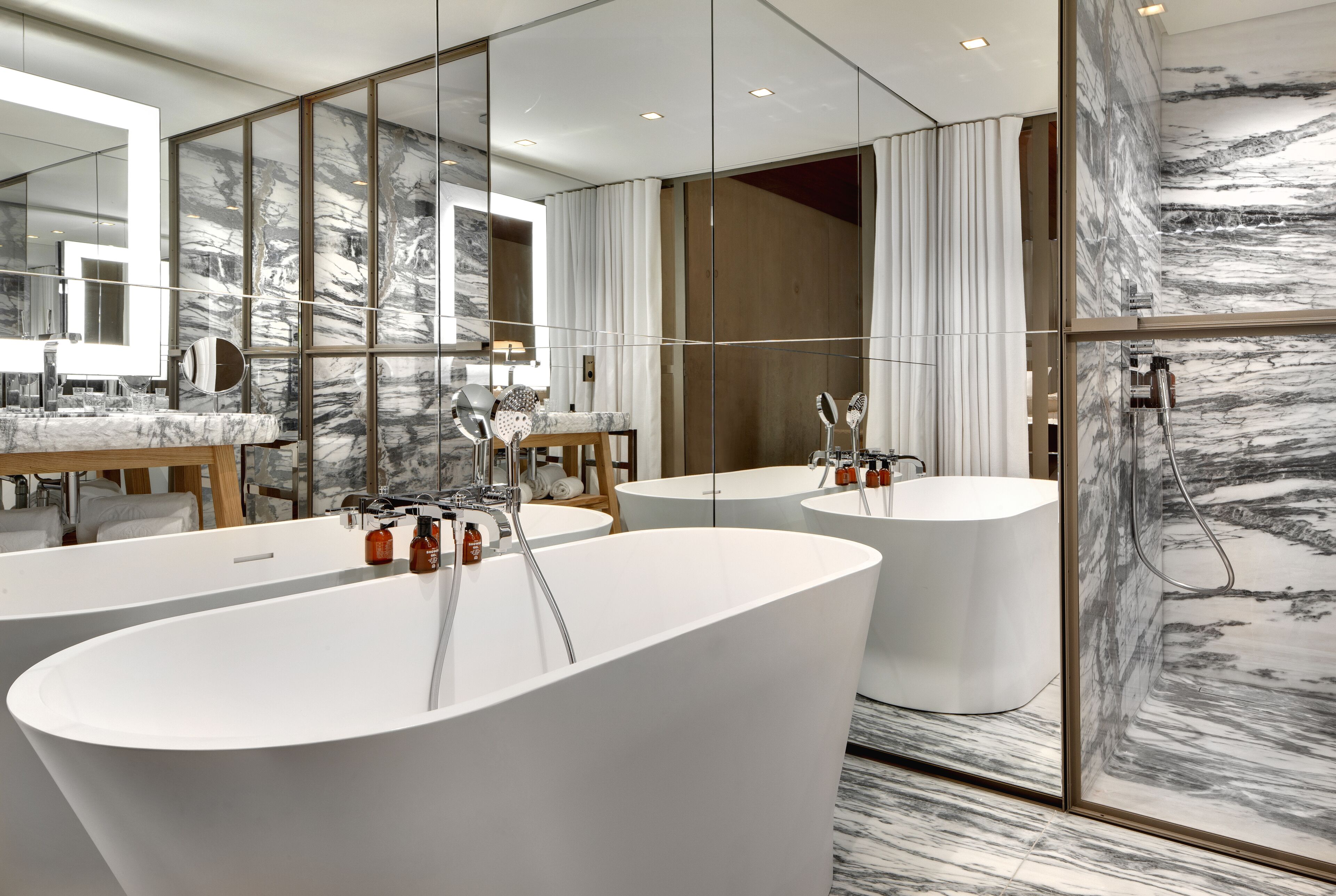 deep-soaking bathtub