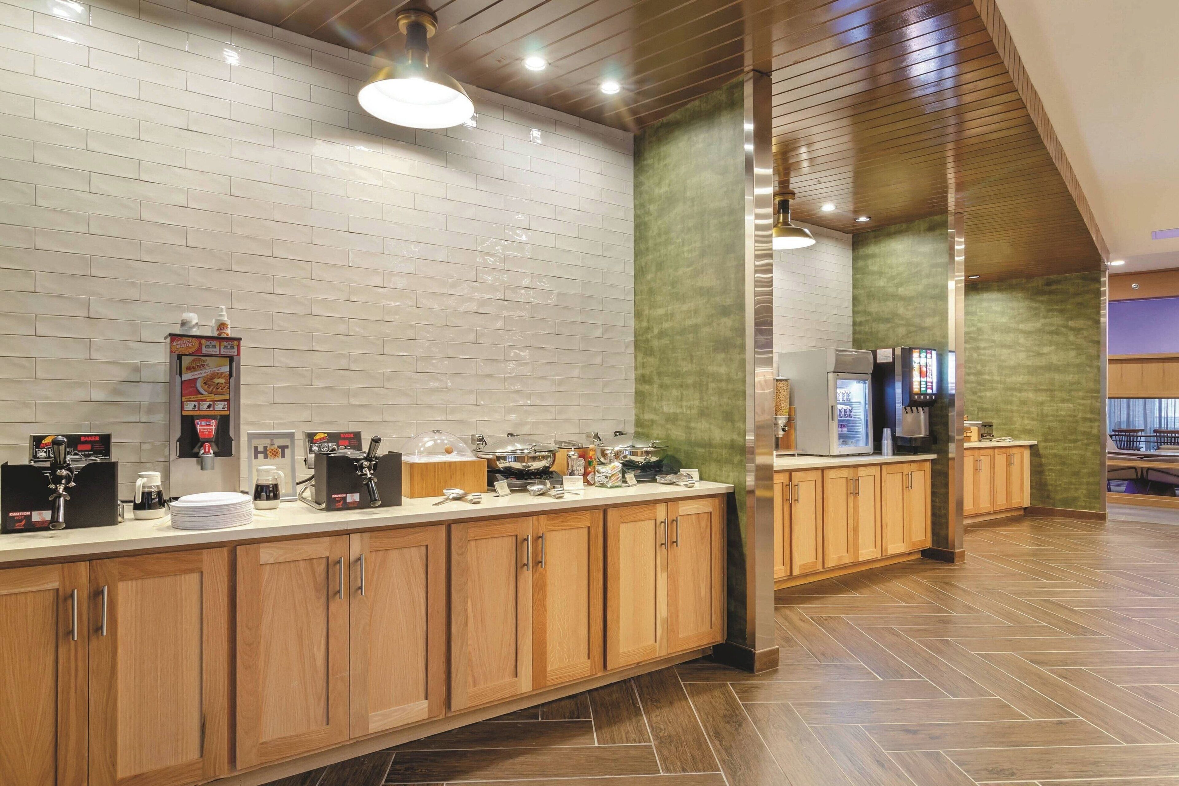 free daily full breakfast