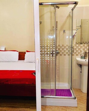 Comfort Apartment | Desk, iron/ironing board, free WiFi, bed sheets - H20 Apartment (Mombasa)