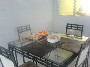 Daily cooked-to-order breakfast for a fee