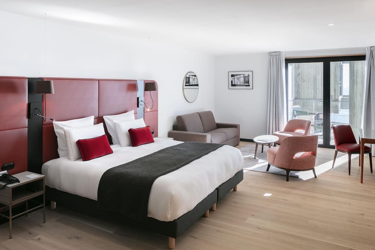Suite, 1 King Bed, Terrace | Premium bedding, minibar, in-room safe, free WiFi