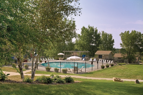 Piscina coberta i piscina a l'aire lliure