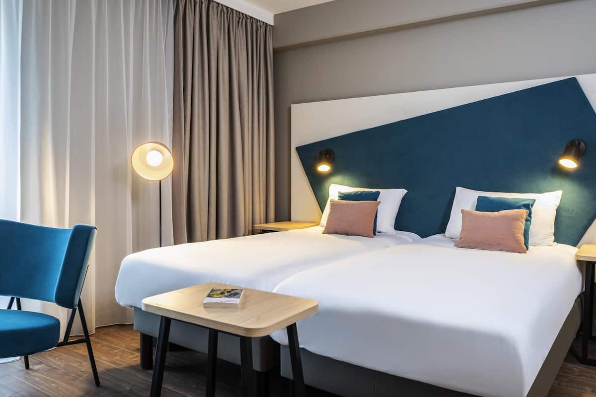 Studio, 2 Double Beds | In-room safe, blackout drapes, soundproofing, iron/ironing board