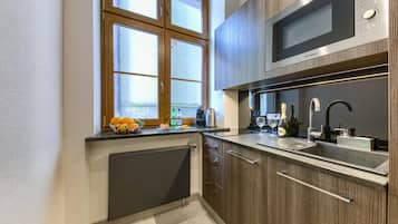 Apartment, 1 Bedroom | Private kitchenette