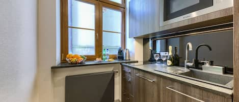 Apartment, 1 Bedroom | Private kitchenette