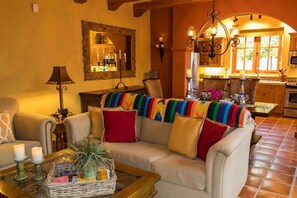 House, 2 Bedrooms | Living area