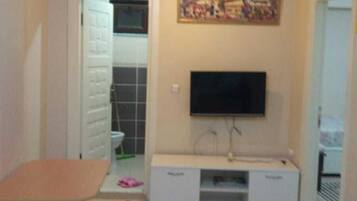 Apartment, 1 Schlafzimmer | Wohnbereich | LCD-Fernseher