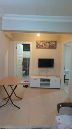 Apartment, 1 Schlafzimmer | Wohnbereich | LCD-Fernseher