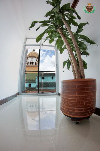 Hotel & Restaurante La Roca