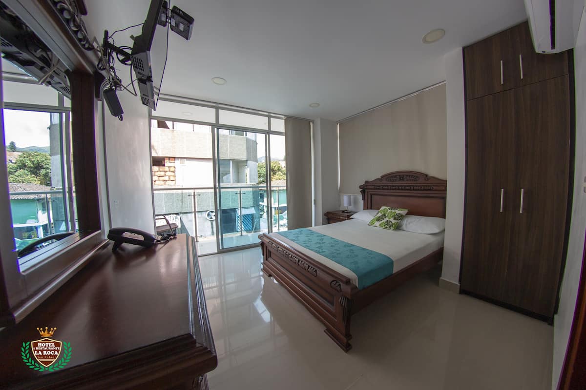 Standard Room, 1 Queen Bed
