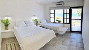 Triple Room, Non Smoking, Ocean View - Hotel La Isla (Saboga)