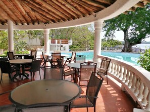 Esmorzar diari de cuina local gratuït