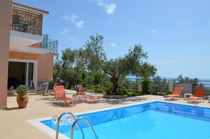 Villa superior, 3 habitaciones, alberca privada, vista al mar (Eri) | Terraza o patio