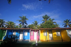 Vista frontal de la propiedad