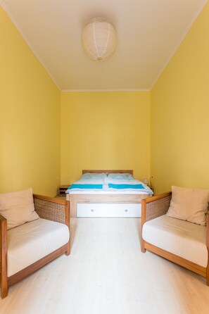 2 slaapkamers, een strijkplank/strijkijzer, wifi, beddengoed