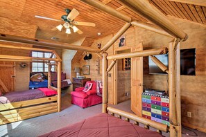 8 habitaciones, escritorio y tabla de planchar con plancha 