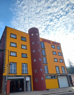 Front of property - Hotel Gold (El Oro de Hidalgo)