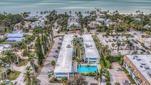 Unclassified image, 5 of 29, button - Naples Studio: 1 Block to Beach & Restaurants! (Naples)