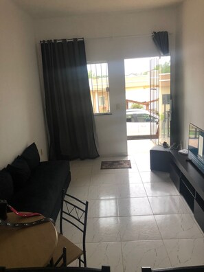 TV - Comfortable house in Araruama (Araruama)