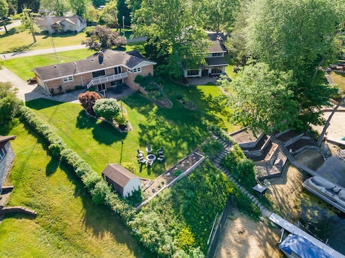 Lakefront home w Private Beach, Hot Tub, Sauna