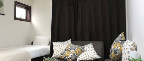 3 bedrooms, iron/ironing board, Internet, bed sheets