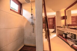 Hair dryer, shampoo, toilet paper - villa SAMARA seaview (Koh Samui)