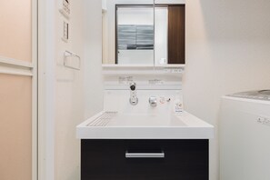 Habitación doble (101) | Lavabo del cuarto de baño