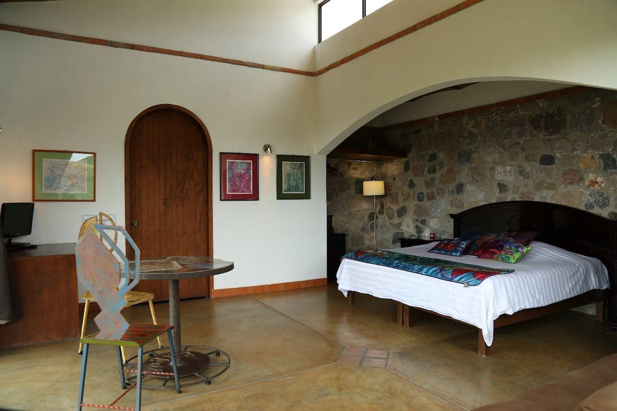 Honeymoon Suite, 1 King Bed with Sofa bed (Suite Terrés) | Iron/ironing board (on request), bed sheets