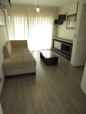 Télévision à écran plat