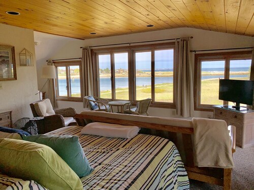 WELLS BEACH FRONT - Direct Beach Access, ocean views