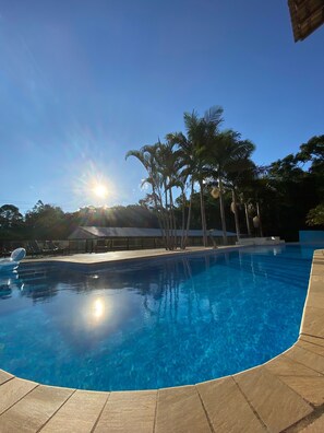 Outdoor pool, pool loungers - A charming place very close to São Paulo (Mairiporã)