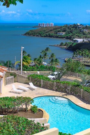 Piscine extérieure, piscine chauffée