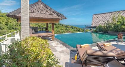 Luxury Sea View Villa, 5* Service & Infinity Pool