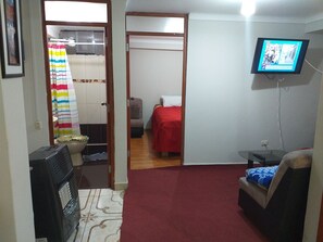 公寓 | 起居区 | 32-英寸电视（配备有线频道）