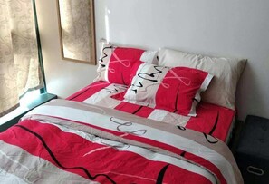 Studio Standard | Ameublement personnalisé, bureau, lits pliants/supplémentaires