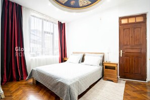Room - Apartments Faryna is situated in the real heart of Bucharest  (Sector 1)