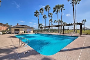 Pool - Condo on Golf Course - 10 Mi to South Padre Island (Laguna Vista)