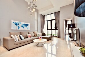 Flat-screen TV - MITEC & MATRADE [6 pax] Mont Kiara Designer Suites (Kuala Lumpur)