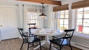 Dining - Beautiful Rockport, steps to Front Beach, restaurants, shopping (Rockport)