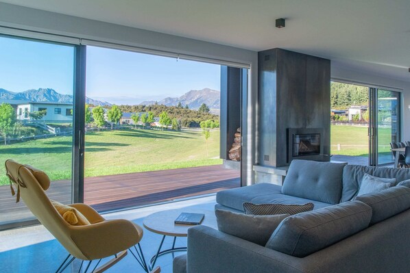 TV, fireplace, Netflix, streaming services