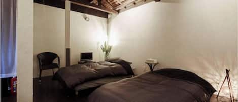 2 多间卧室、熨斗/熨衣板、WiFi、床单