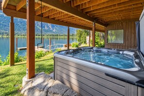 Unclassified image, 5 of 60, button - Lakefront | Dock | Hot Tub | Deck | Dogs | Views (Leavenworth)