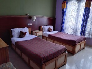 Standard Twin Room | Free WiFi, bed sheets
