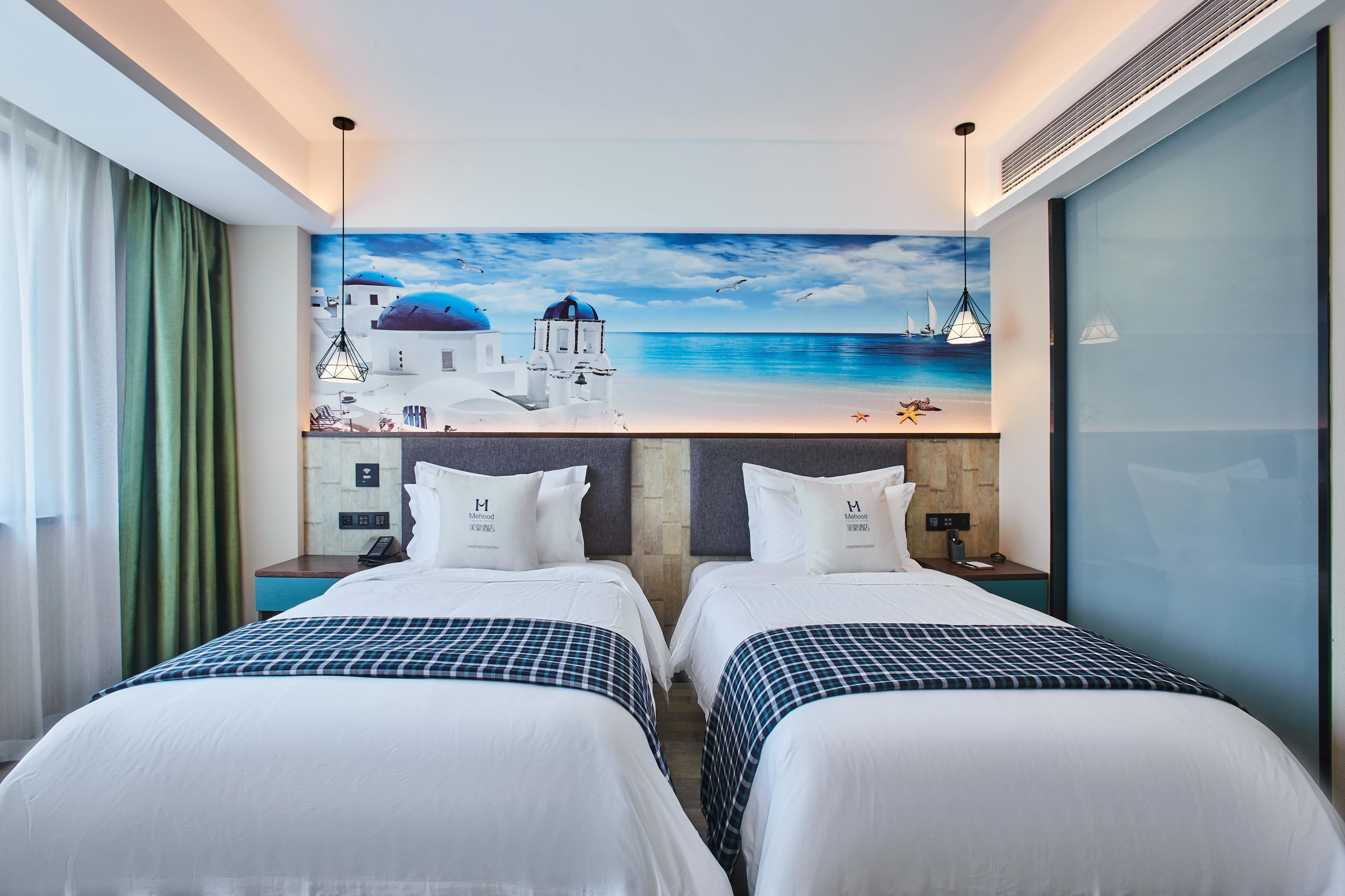 Phòng 2 giường đơn phong cách cổ điển | Bộ đồ giường cao cấp, két bảo mật tại phòng, trang trí khác biệt 