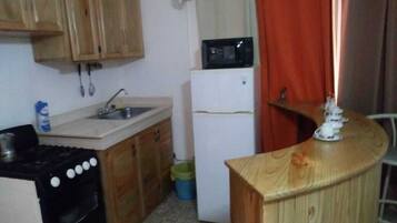 Microondas, tostadora y licuadora