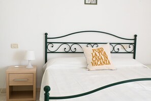 3 bedrooms, bed sheets - N019 - Numana, prestigious four-room apartment with sea view (Numana)