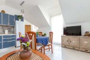 Dining - APARTMENT ST. PETR OLD in SPLIT Downtown WITH GREAT SUNY TERRACE, area of ​​76m2 (Split)